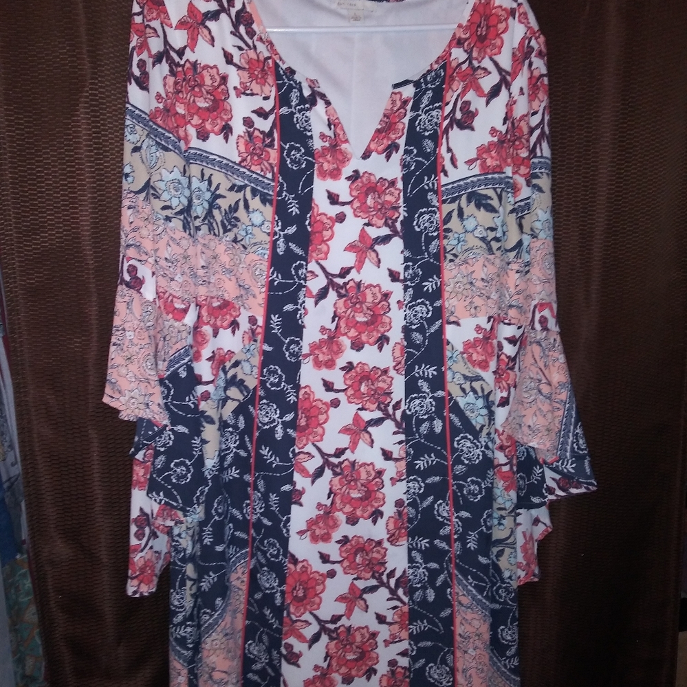 Size large Cato dress with flare sleeves